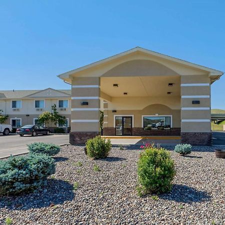 Super 8 by Wyndham Big Timber Motel Bagian luar foto