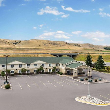 Super 8 by Wyndham Big Timber Motel Bagian luar foto