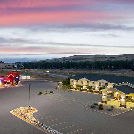 Super 8 by Wyndham Big Timber Motel Bagian luar foto