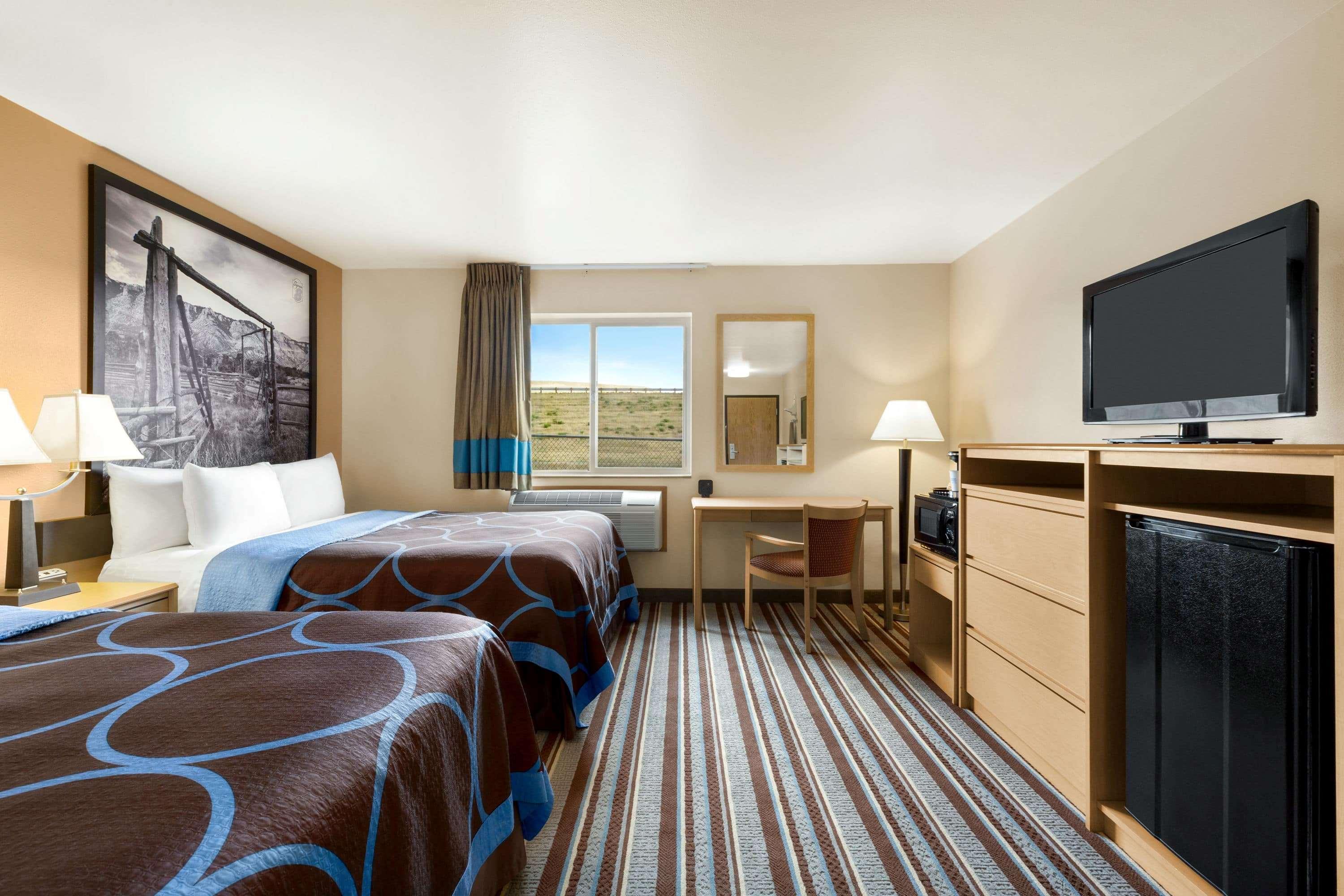 Super 8 by Wyndham Big Timber Motel Bagian luar foto