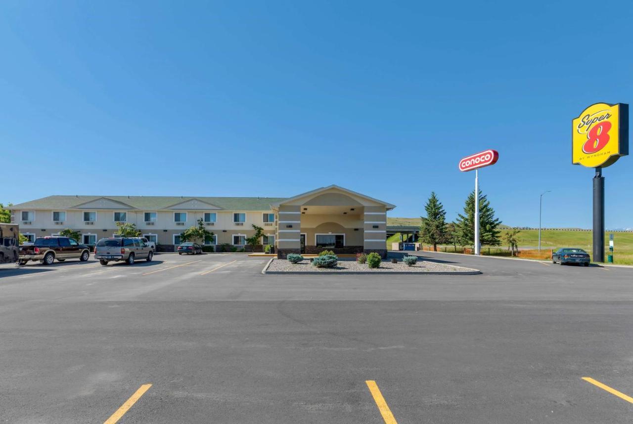 Super 8 by Wyndham Big Timber Motel Bagian luar foto