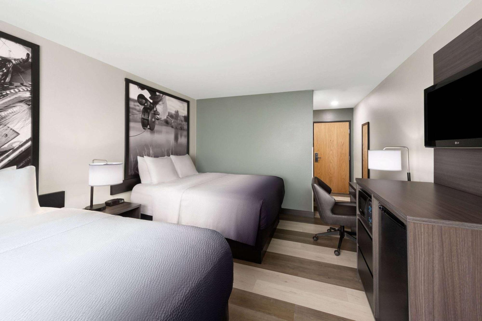 Super 8 by Wyndham Big Timber Motel Bagian luar foto