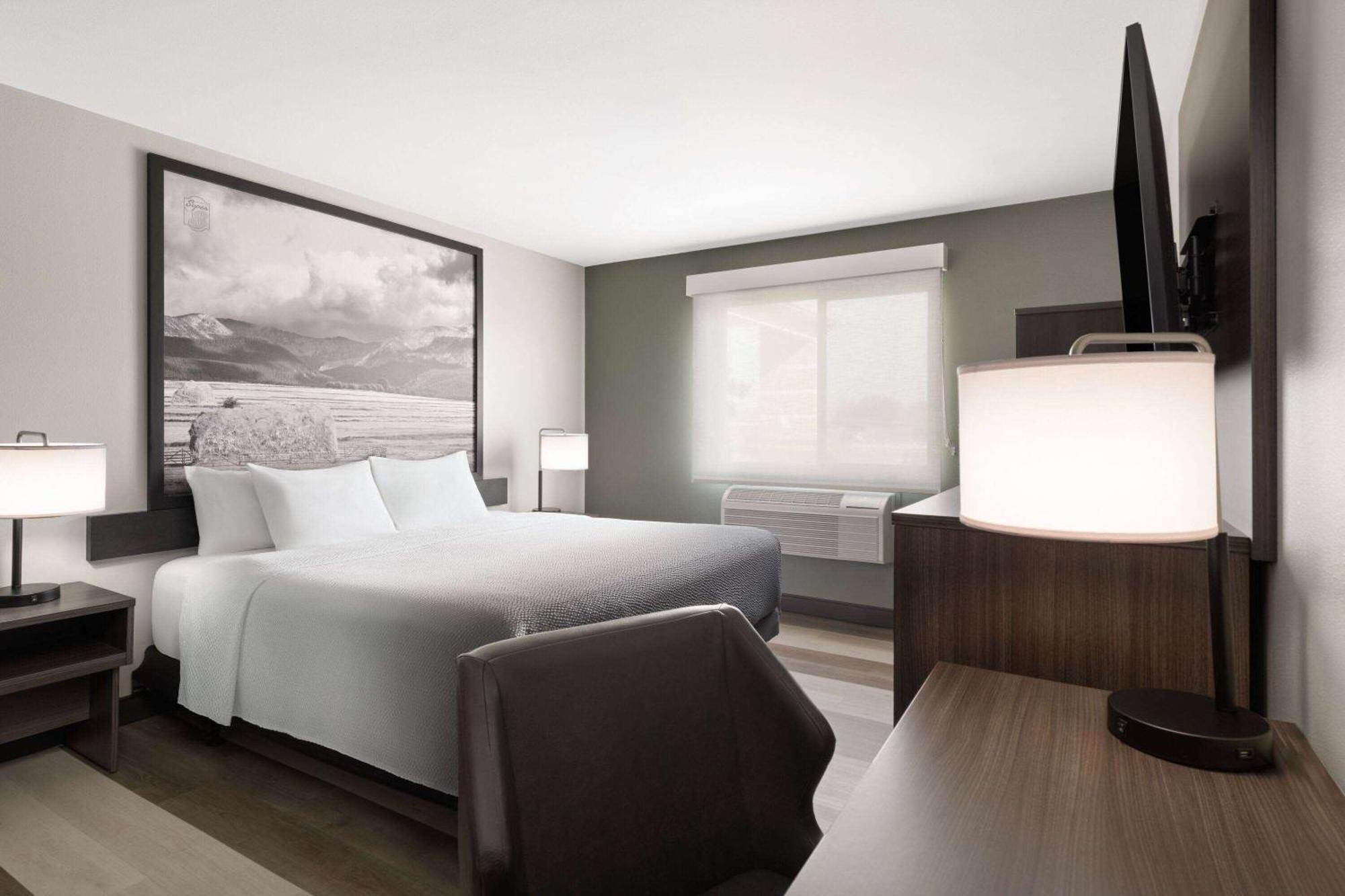 Super 8 by Wyndham Big Timber Motel Bagian luar foto